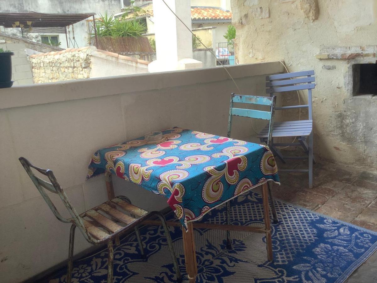 Blue Bambou Apartment Арл Екстериор снимка